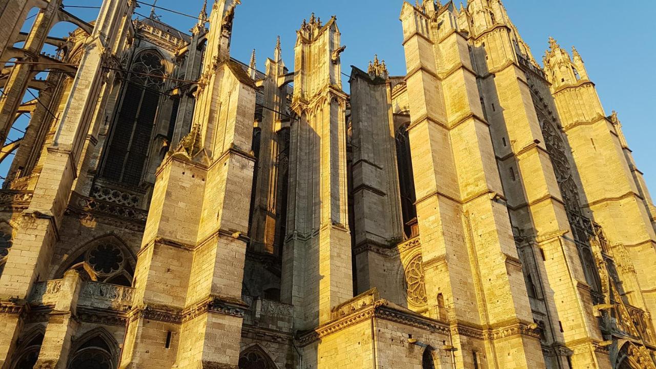 F1 Au Pied De La Cathedrale Apartment โบเวส์ ภายนอก รูปภาพ